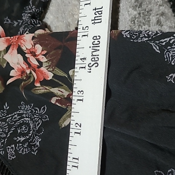 GIMMICKS BY BKE FLORAL DESIGN MESH OPEN SHOULDER V-NECK CROCHET DETAILS BLOUSE - Picture 8 of 12